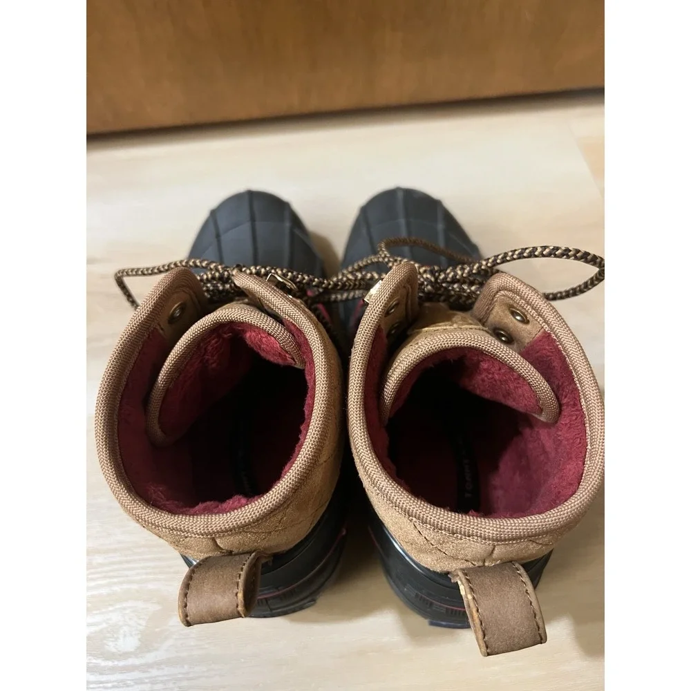 Tommy Hilfiger TWRINAH Insulate Waterproof Snow Duck Lace Boots Women's Size 7 M
